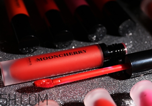 夢(mèng)泉黑金唇釉多少錢(qián)_夢(mèng)泉黑金唇釉專柜價(jià)格