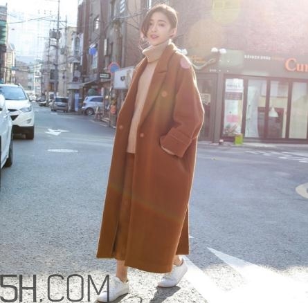 駝色內(nèi)搭配什么外套？駝色內(nèi)搭怎么搭配外套？