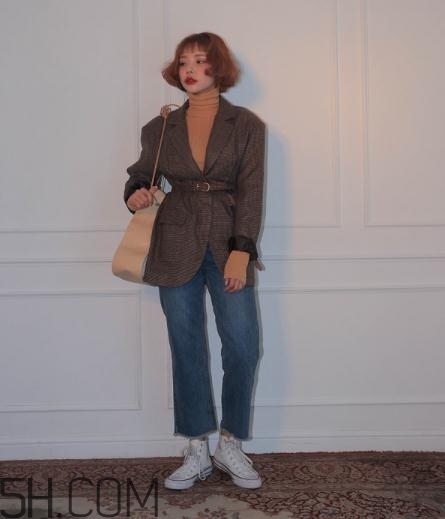 駝色內(nèi)搭配什么外套？駝色內(nèi)搭怎么搭配外套？