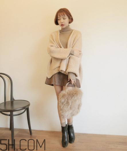 駝色內(nèi)搭配什么外套？駝色內(nèi)搭怎么搭配外套？