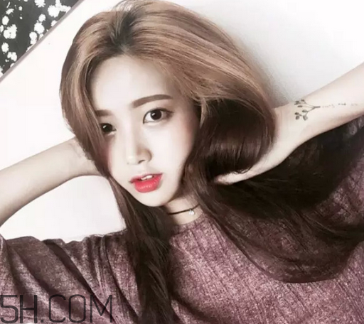 染發(fā)劑什么牌子最好？怎么延后補(bǔ)染頭發(fā)？