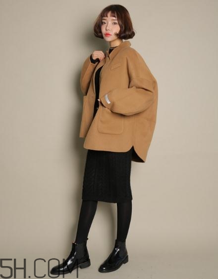 駝色大衣里面搭配什么？駝色大衣內(nèi)搭什么顏色好看？