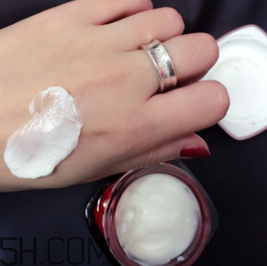 歐萊雅復(fù)顏抗皺緊致晚霜多少錢_專柜價格 歐萊雅復(fù)顏抗皺緊致晚霜多少錢_專柜價格