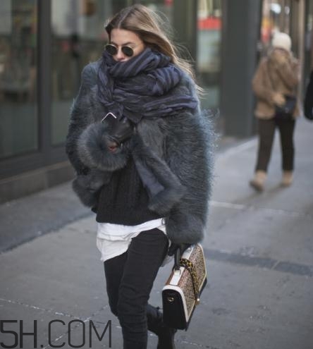 皮草是輕的好還是重的好？皮草怎么選購(gòu)？