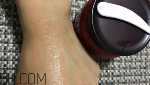 悅詩風(fēng)吟石榴睡眠面膜好用嗎？悅詩風(fēng)吟石榴凝珠睡眠面膜評(píng)測