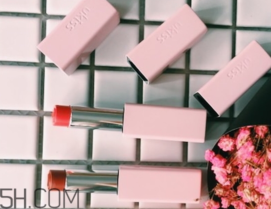 ukiss悠珂思午后果茶輕釉唇膏哪個顏色好看_哪個顏色最火 ukiss悠珂思午后果茶輕釉唇膏哪個顏色好看_哪個顏色最火