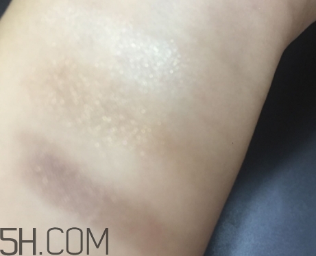 眼影可以帶上飛機嗎？眼影可以托運嗎？