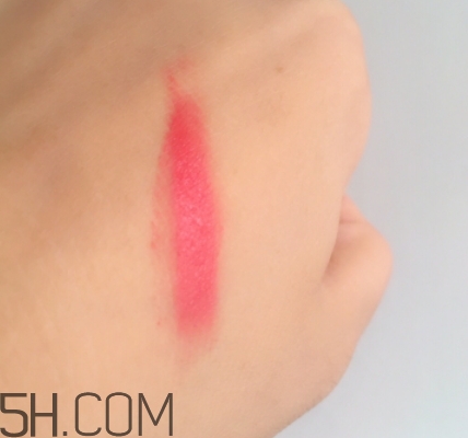 阿瑪尼紅管唇釉516適合黃皮嗎？阿瑪尼紅管516好看嗎？