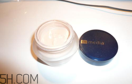 粉底霜用完之后用什么 粉底霜在哪個(gè)步驟用 粉底霜用完之后用什么 粉底霜在哪個(gè)步驟用