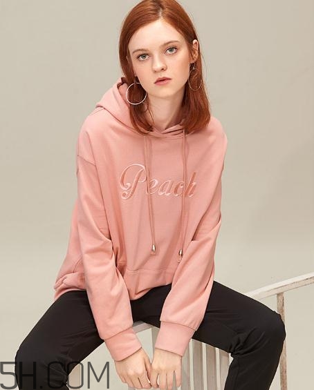 闊色衣服質(zhì)量好嗎？闊色有實體店嗎？