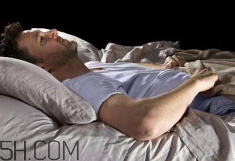 少精癥是怎么引起的？少精癥是不是不能自愈？