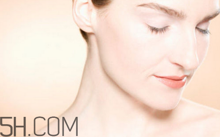 bobbi brown明星產(chǎn)品有哪些？bobbi brown膠囊氣墊好用嗎？