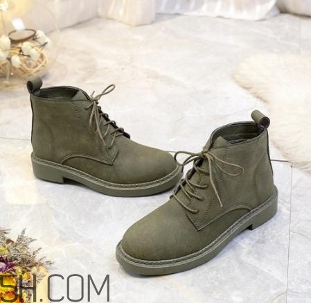 翻毛皮鞋弄上油怎么辦？翻毛皮鞋上的油漬怎么清洗？