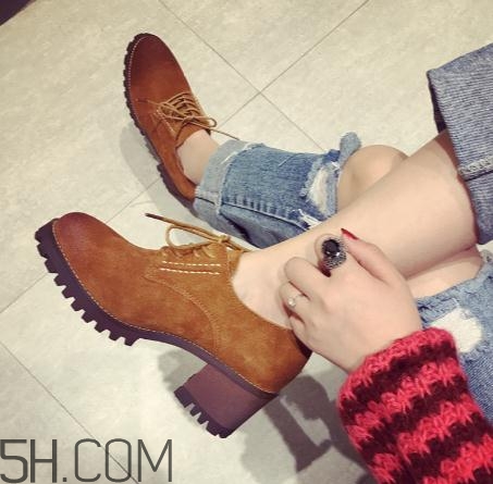 翻毛皮鞋發(fā)白怎么辦？翻毛皮鞋發(fā)亮怎么辦？