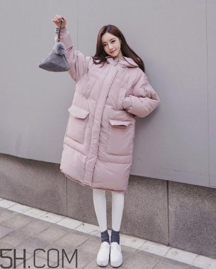 粉色羽絨服怎么搭配？粉色羽絨服搭配圖片