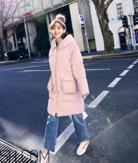 粉色羽絨服怎么搭配？粉色羽絨服搭配圖片