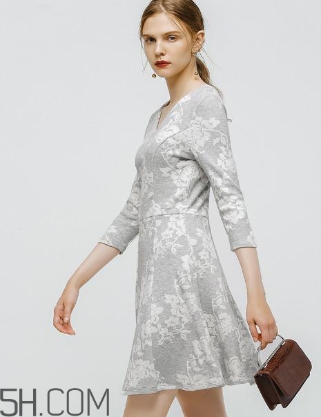 max co衣服貴嗎？max co衣服什么價位？