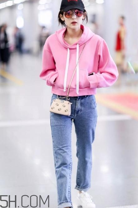 粉色衛(wèi)衣怎么搭配？粉色衛(wèi)衣搭配圖片