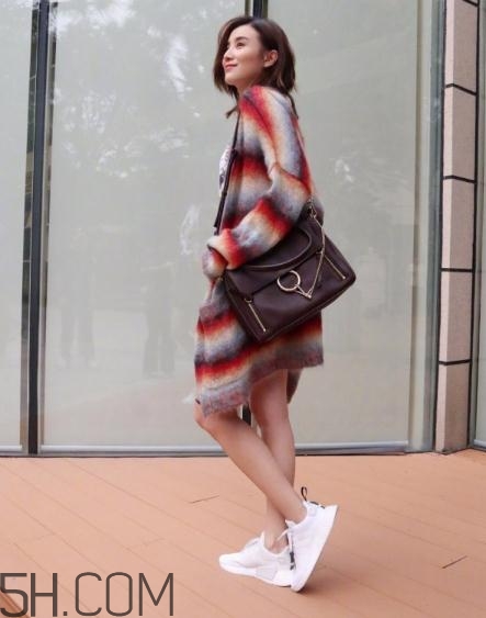 毛衣外套怎么搭配？毛衣外套里面配什么？