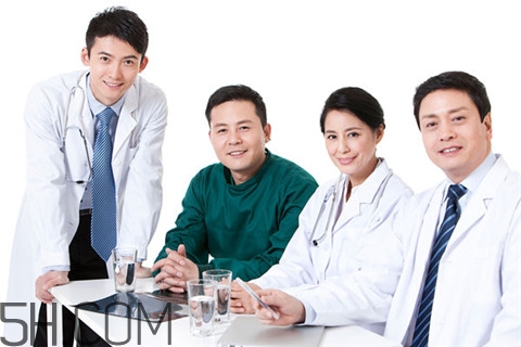 冠心病會(huì)引起頭暈嗎？冠心病會(huì)引起腳腫嗎？