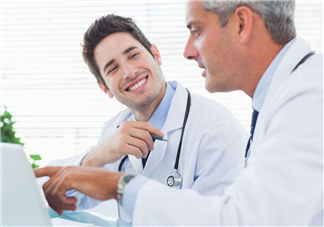 冠心病會引起頭暈嗎？冠心病會引起腳腫嗎？