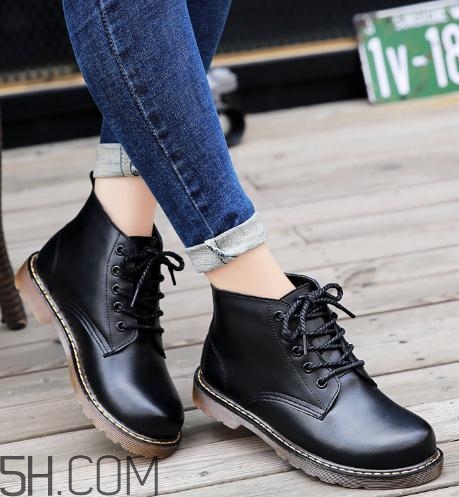 馬丁靴是什么季節(jié)穿的？馬丁靴可以夏天穿嗎？