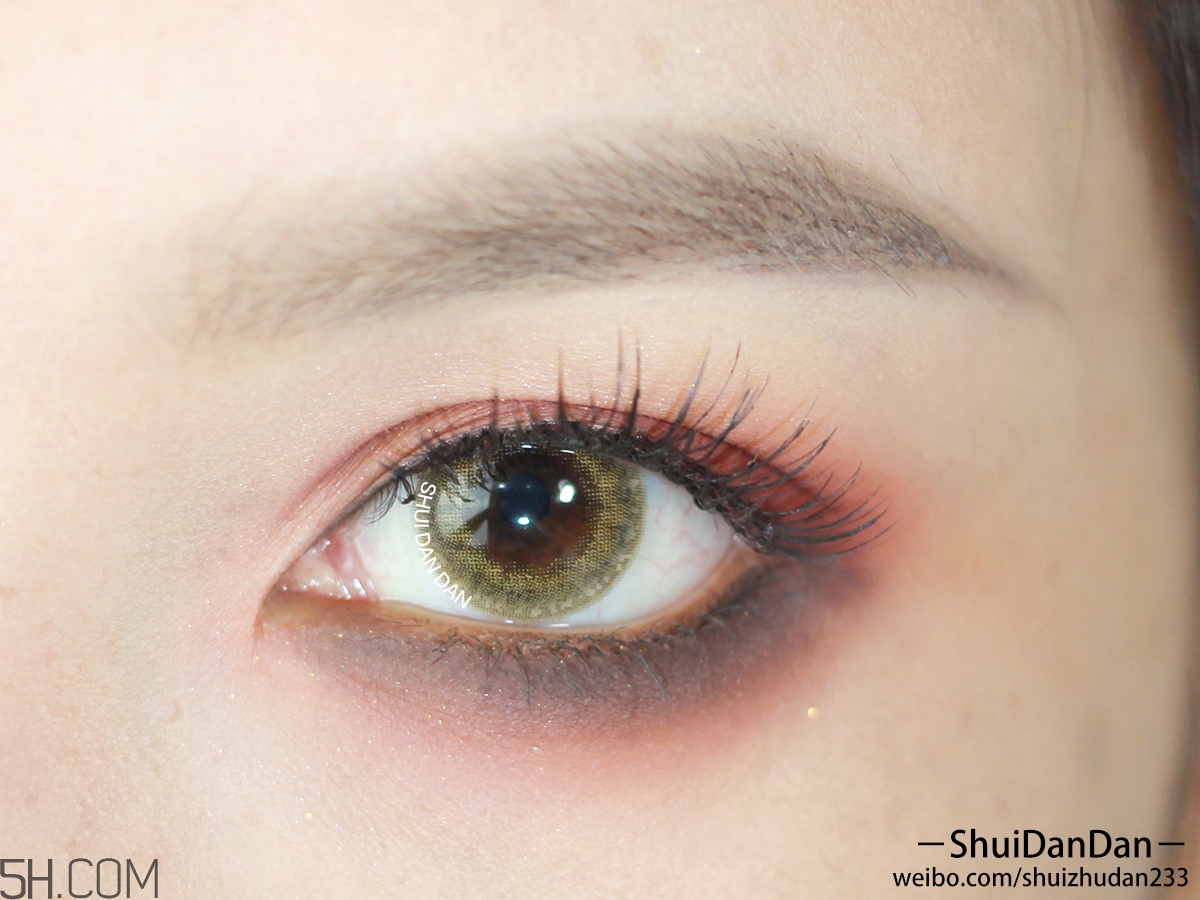 kat von d眼影腮紅兩用餅怎么用 kat von d眼影腮紅兩用餅怎么用