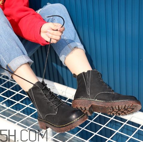 馬丁靴里面怎么清洗？馬丁靴里褪色怎么辦？