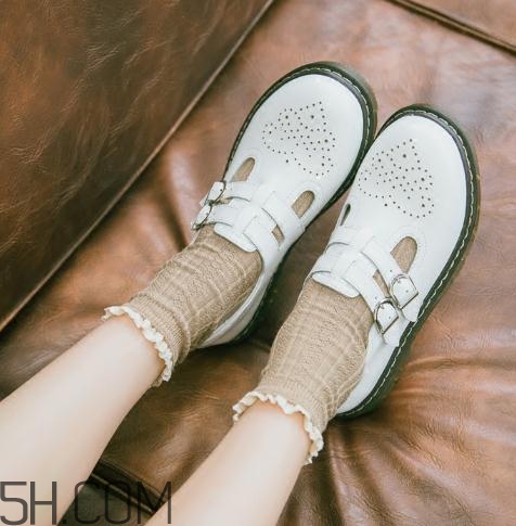 白色皮鞋怎么清洗？白色皮鞋發(fā)黃了怎么辦？