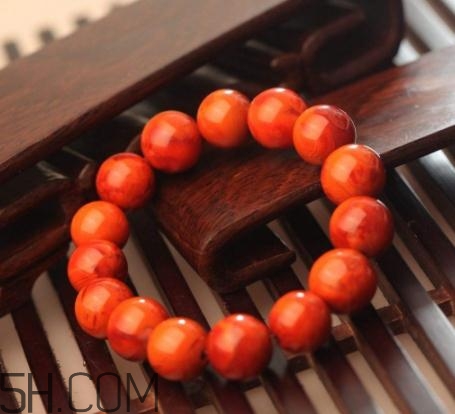 南紅瑪瑙可以泡水嗎？南紅瑪瑙能沾水嗎？