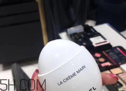 香奈兒la creme main護(hù)手霜怎么用？香奈兒鵝卵石護(hù)手霜評(píng)測(cè)