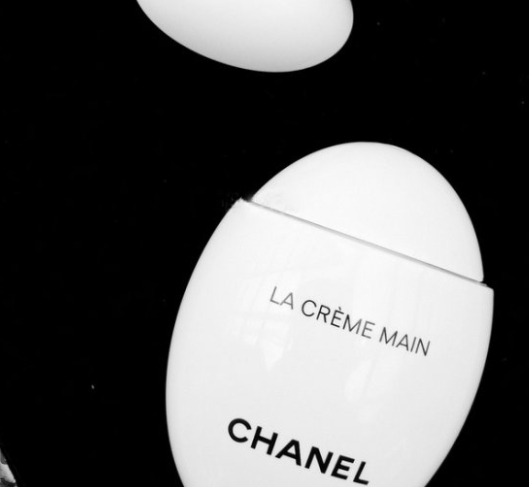 香奈兒la creme main護(hù)手霜怎么用？香奈兒鵝卵石護(hù)手霜評(píng)測(cè)