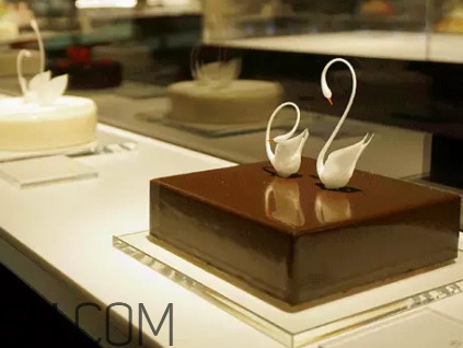 黑天鵝蛋糕上的天鵝怎么制作的_和黑天鵝有什么關(guān)系 黑天鵝蛋糕上的天鵝怎么制作的_和黑天鵝有什么關(guān)系