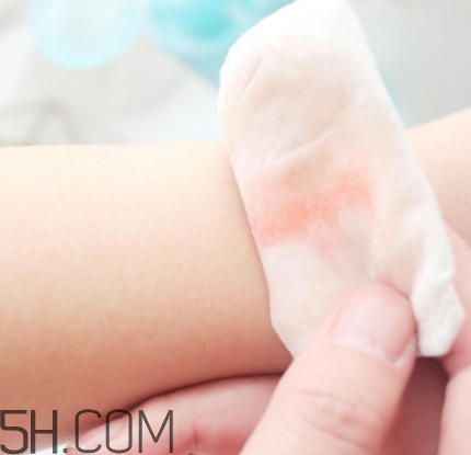 卡姿蘭卸妝水好用嗎？卡姿蘭卸妝水哪款好用