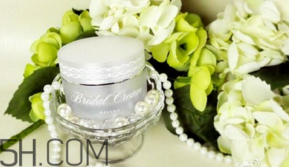 謎尚和瑪麗黛佳素顏霜哪個(gè)好？素顏霜對(duì)皮膚傷害大嗎？