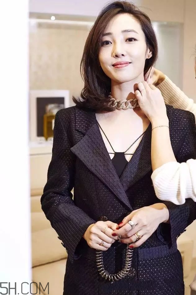 染什么發(fā)色好看有氣質 染什么發(fā)色好看有氣質