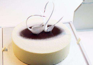 黑天鵝蛋糕是哪里的？黑天鵝蛋糕是好利來(lái)的嗎？