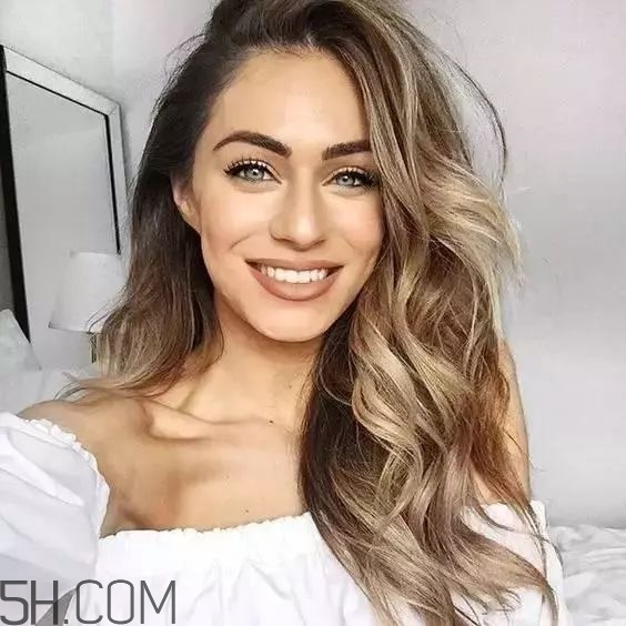 染什么發(fā)色好看有氣質 染什么發(fā)色好看有氣質