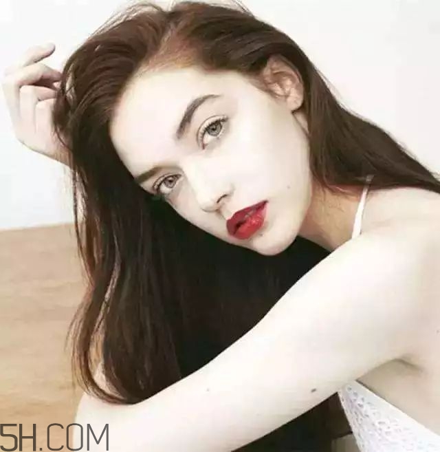 染什么發(fā)色好看有氣質 染什么發(fā)色好看有氣質