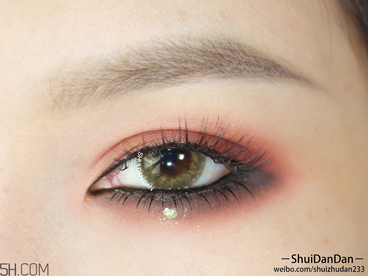 kat von d眼影腮紅兩用餅怎么用 kat von d眼影腮紅兩用餅怎么用