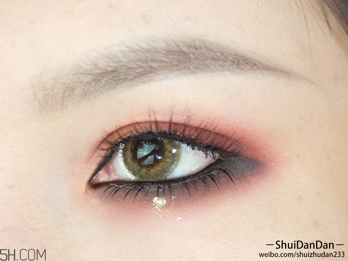 kat von d眼影腮紅兩用餅怎么用 kat von d眼影腮紅兩用餅怎么用