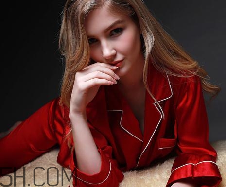 真絲衣服怎么洗不掉色？真絲衣服掉色怎么恢復(fù)？