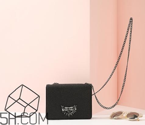 達(dá)芙妮包包什么檔次？達(dá)芙妮包包質(zhì)量好嗎？