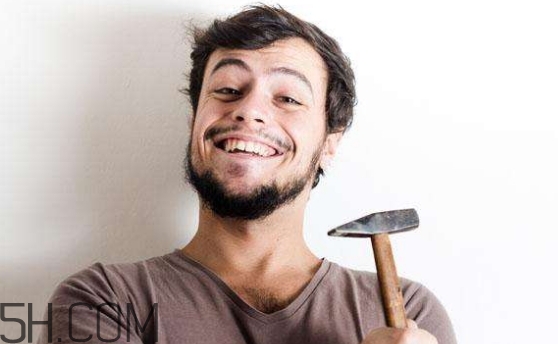 早上起來尿分叉是怎么回事_早上起來尿分叉正常嗎 早上起來尿分叉是怎么回事_早上起來尿分叉正常嗎