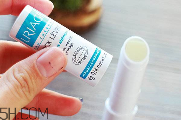 依泉柔潤護(hù)唇膏好用嗎？依泉柔潤護(hù)唇膏多少錢？