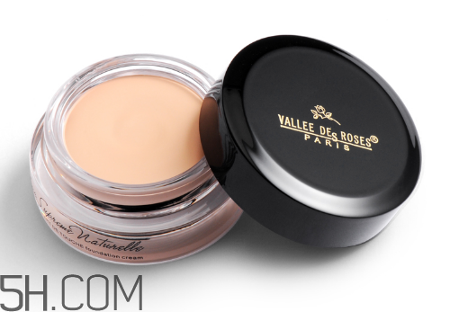 唇部遮瑕膏怎么使用？涂遮瑕膏前可以不用隔離霜嗎？