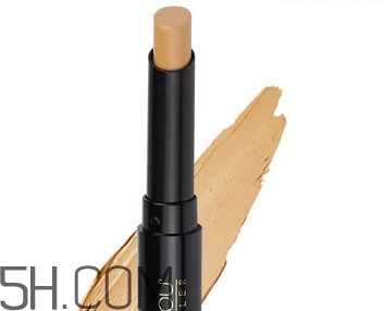 遮瑕膏需要卸妝嗎？遮瑕筆和遮瑕膏哪個(gè)好？