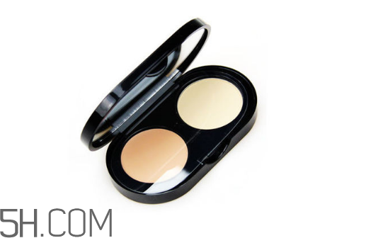 唇部遮瑕膏怎么使用？涂遮瑕膏前可以不用隔離霜嗎？