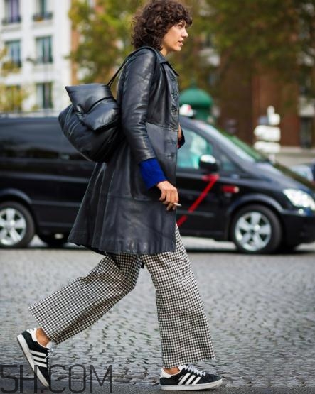 冬天穿闊腿褲配什么鞋子？冬天闊腿褲搭配鞋子圖片