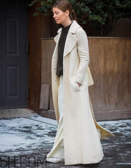 毛呢大衣配闊腿褲好看嗎？毛呢大衣搭配闊腿褲圖片